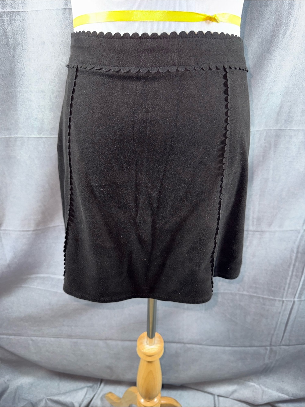 2875-mi ami Black Scallop Trim Wide-Leg Skirt